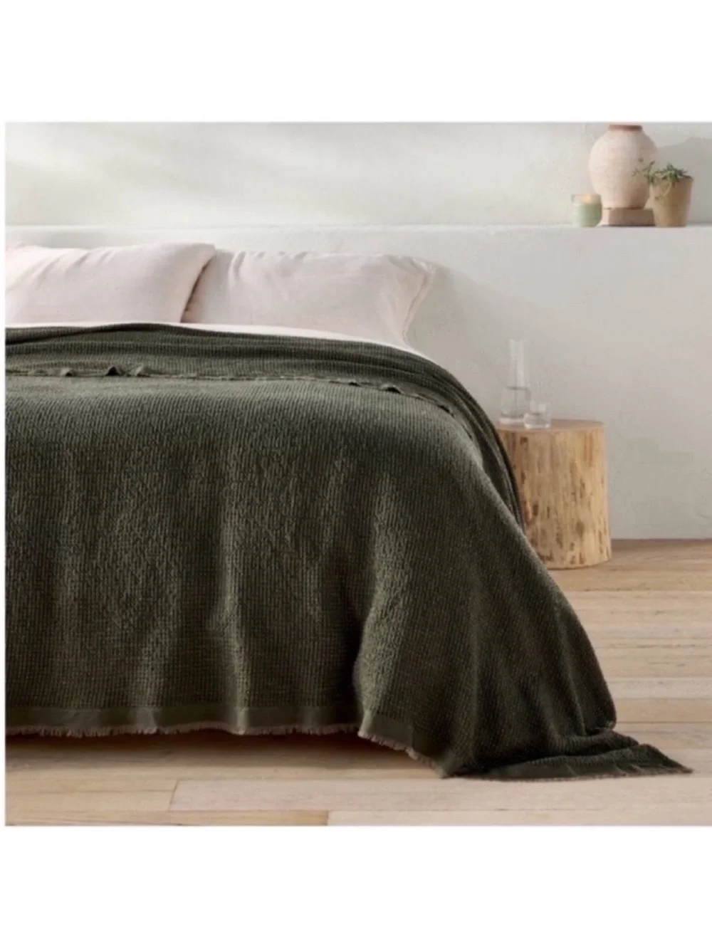 NWT King Textured Waffle Coverlet Olive Green - Casaluna